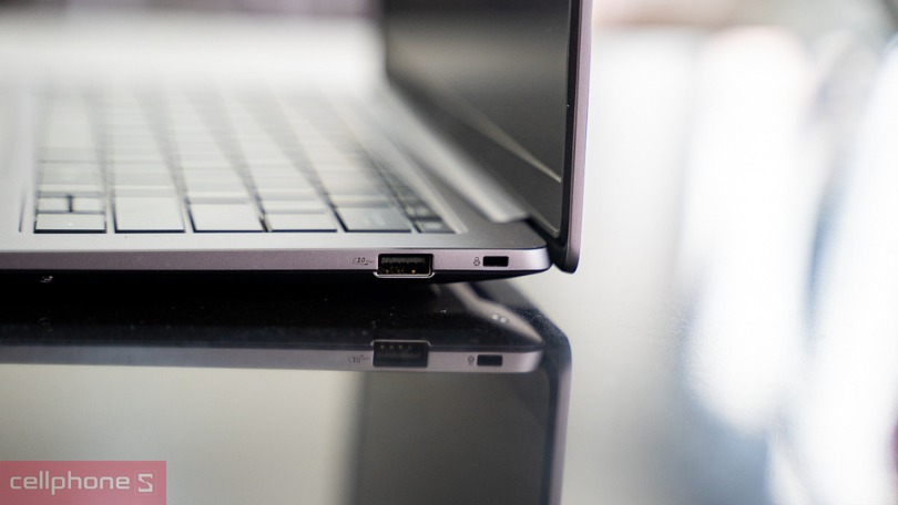 Pin cùng khả năng kết nối của laptop ASUS Expertbook P5 P5405CSA-NZ0017W