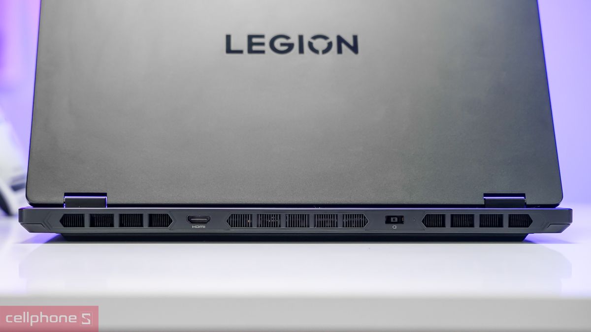 Dung lượng pin, cổng kết nối của laptop Lenovo Legion 5 15IRX10 83LY00HQVN