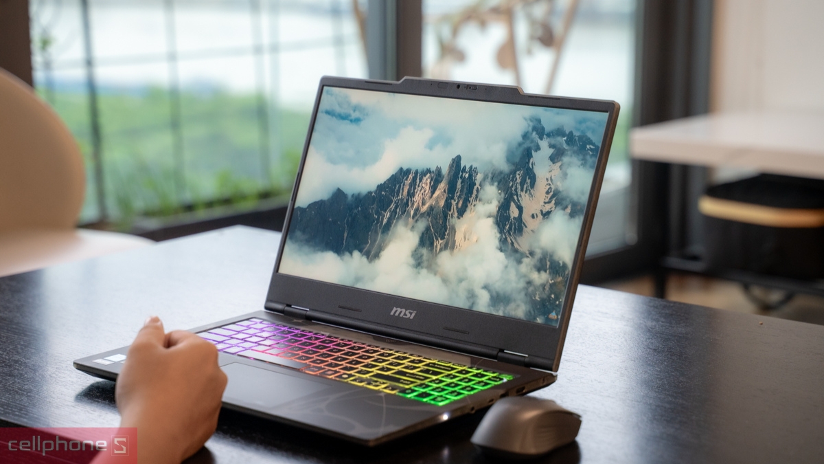 Màn hình laptop MSI Cyborg 15 B2RWEKG-402VN