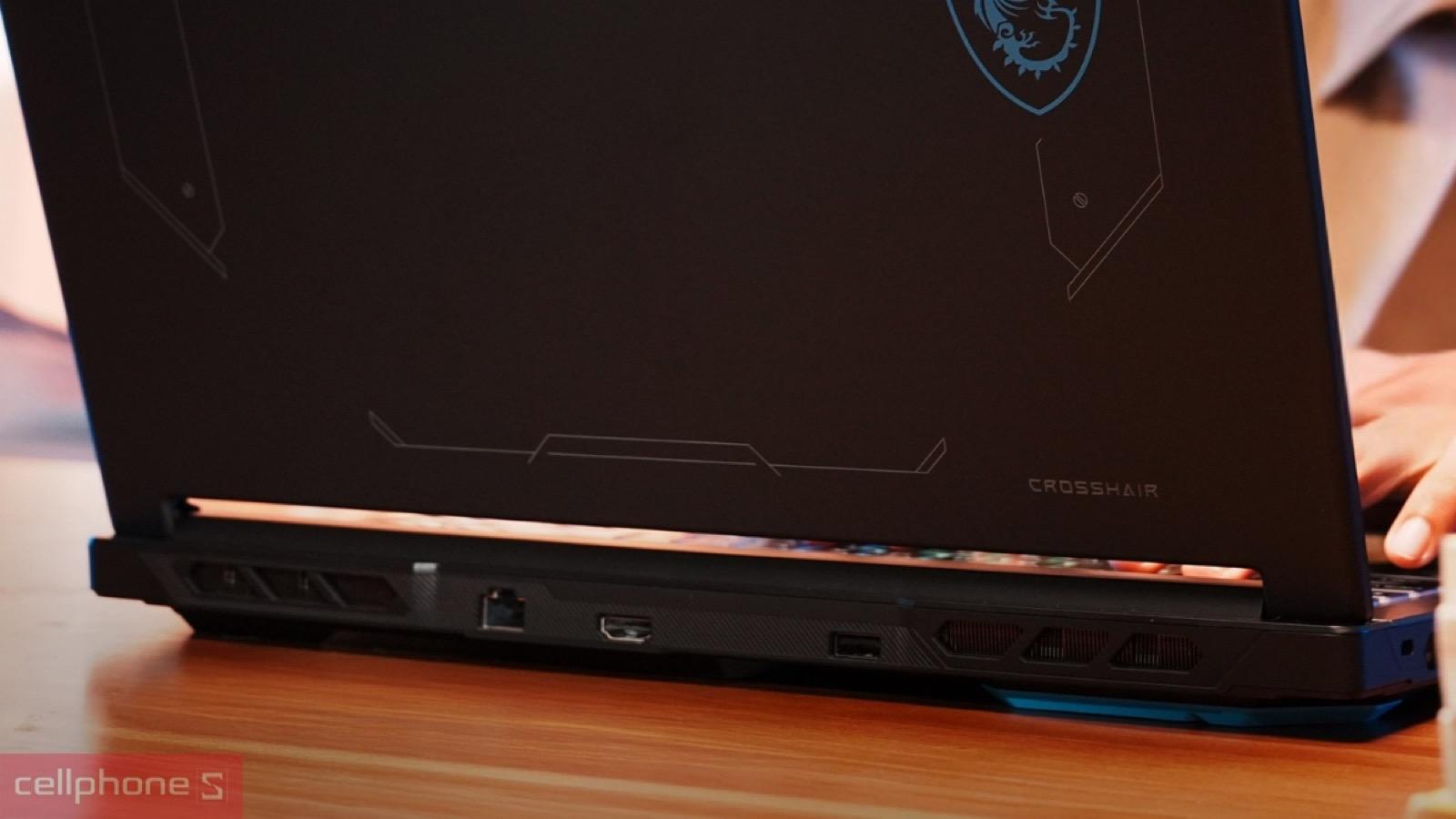 Kết nối đa dạng trên thân máy Laptop MSI Crosshair 16 HX E14WEK-076VN