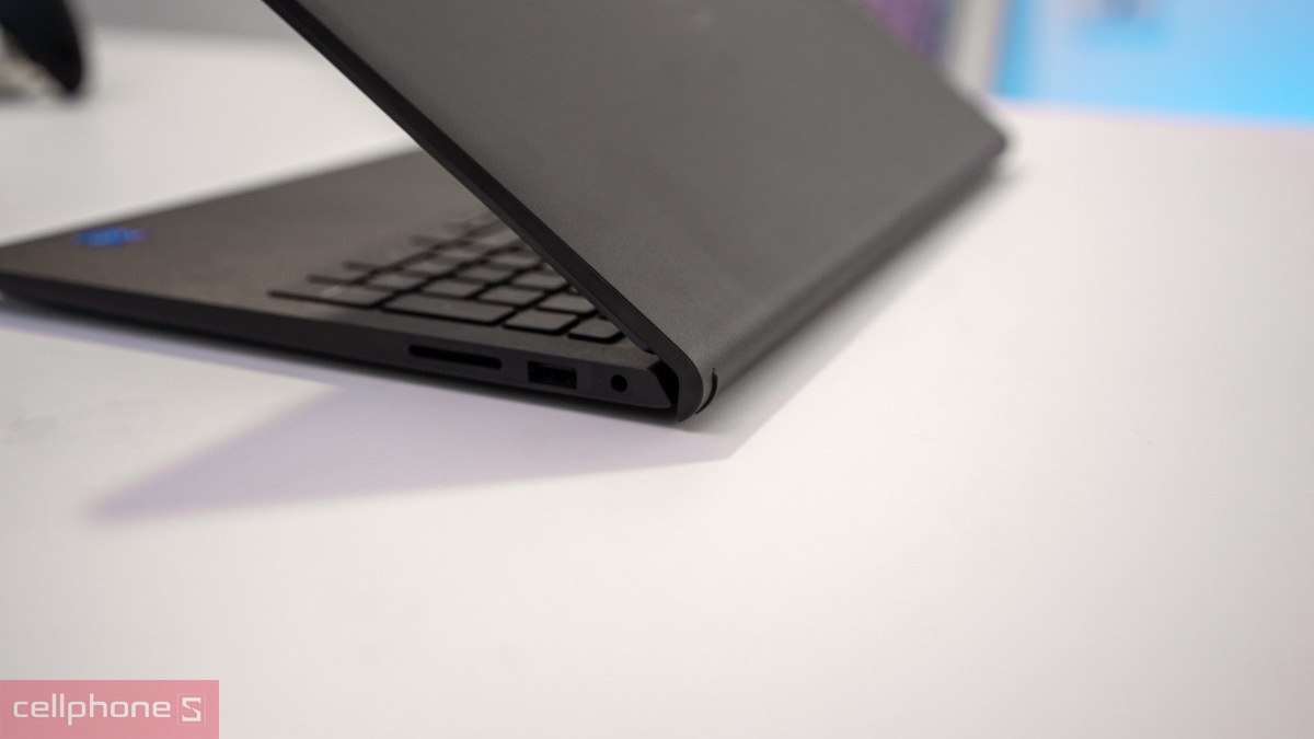 Cấu hình laptop Dell 15 DC15250 KR0N9