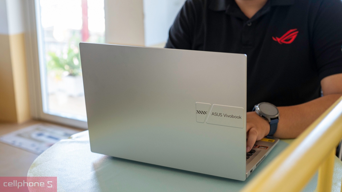 AI trên laptop Asus Vivobook 14 M1405NAQ-LY011W