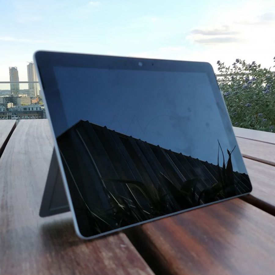 Cận cảnh chiếc surface go chính hãng, giá rẻ tại Mac365