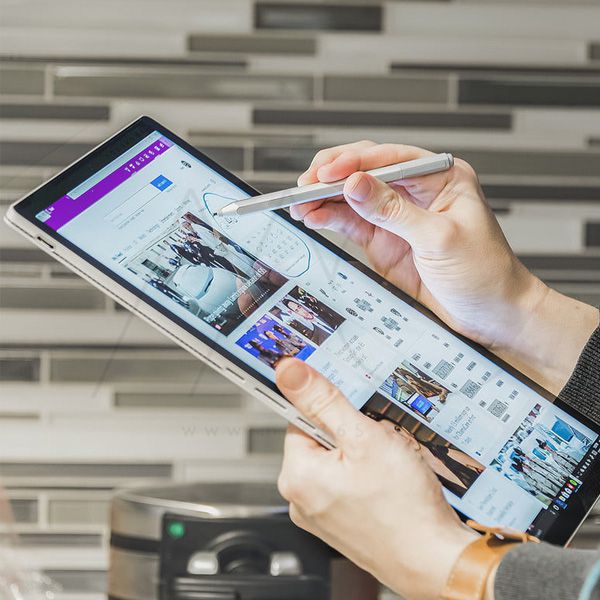 Surface Pro dành cho người dùng muốn có tính di động cực cao, trong khi Surface Book 2 tốt hơn cho một cuộc dạo chơi không thường xuyên.