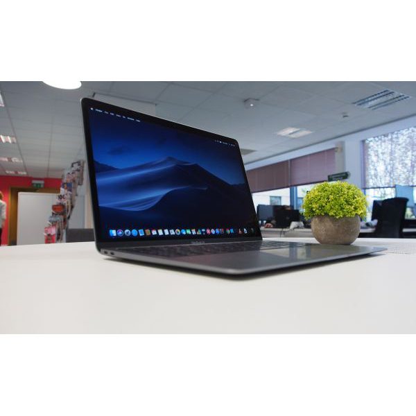 APPLE ÂM THẦM TUNG RA PHIÊN BẢN MACBOOK AIR 2019 ĐẦY BẤT NGỜ