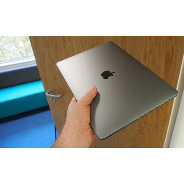 APPLE ÂM THẦM TUNG RA PHIÊN BẢN MACBOOK AIR 2019 ĐẦY BẤT NGỜ