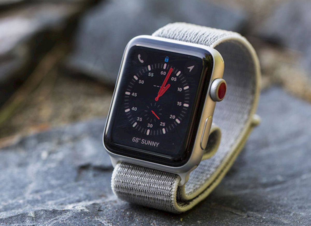 Apple Watch Series 5 44mm và 40mm được làm bằng gốm và titan