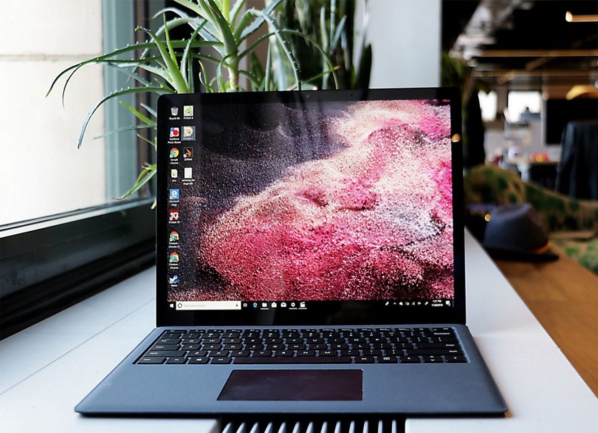 Máy tính xách tay Surface Laptop 2 – Đối thủ đáng gờm