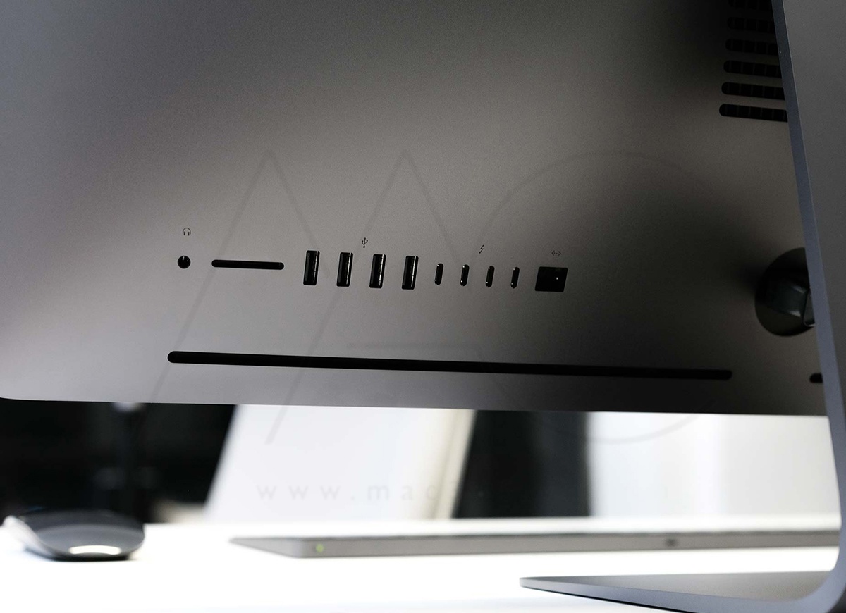 Và, nếu bạn đang ở trong ngân sách và đang tìm kiếm một món hời trên iMac Pro , bạn có thể tìm thấy một iMac Pro được tân trang lại với giá giảm 15% so với giá niêm yết,