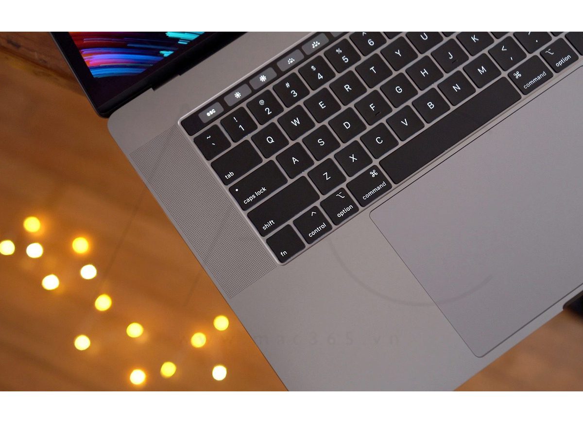 Macbook Air có pin trâu hơn khi so sánh với Macbook Pro: 13h vs 10h