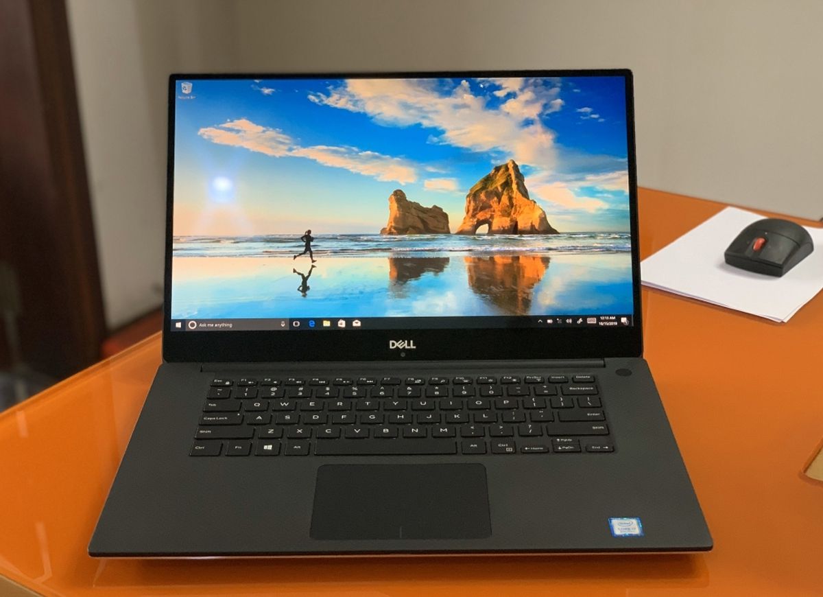 Màn hình trưng bày - Đánh giá máy trạm Dell Precision 5530 