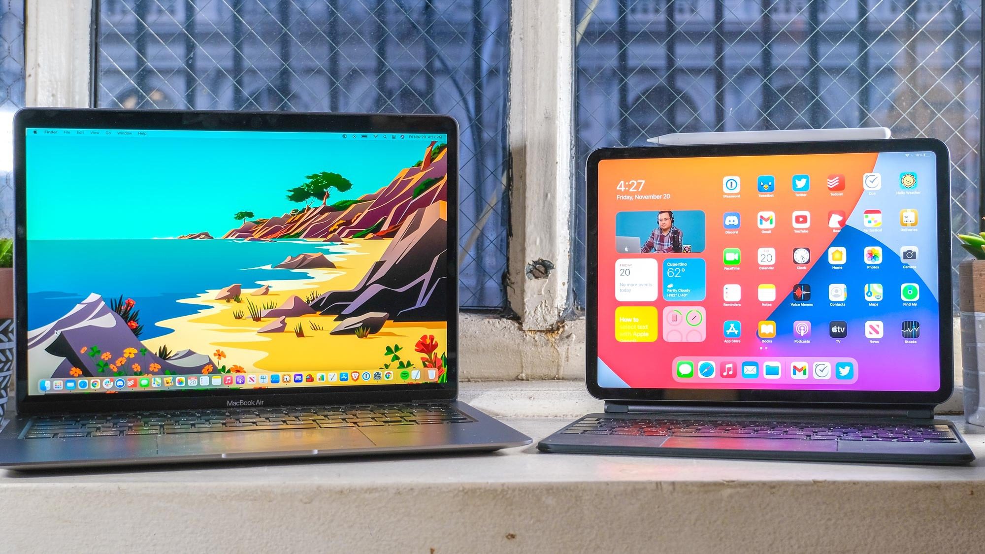 Nên Mua IPad Pro 2021 M1 hay Macbook Air 2021 M1?