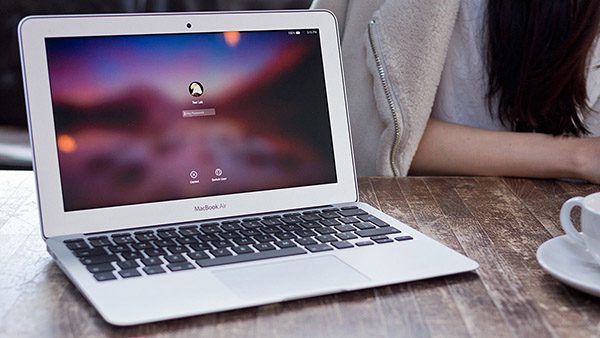Phiên bản đầu tiên của Macbook Air từ năm 2008