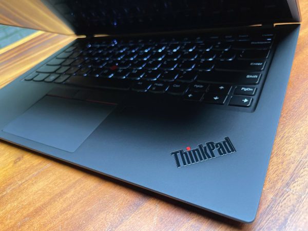 ThinkPad X1 Carbon Gen 2 được tích hợp nhiều công nghệ hiện đại