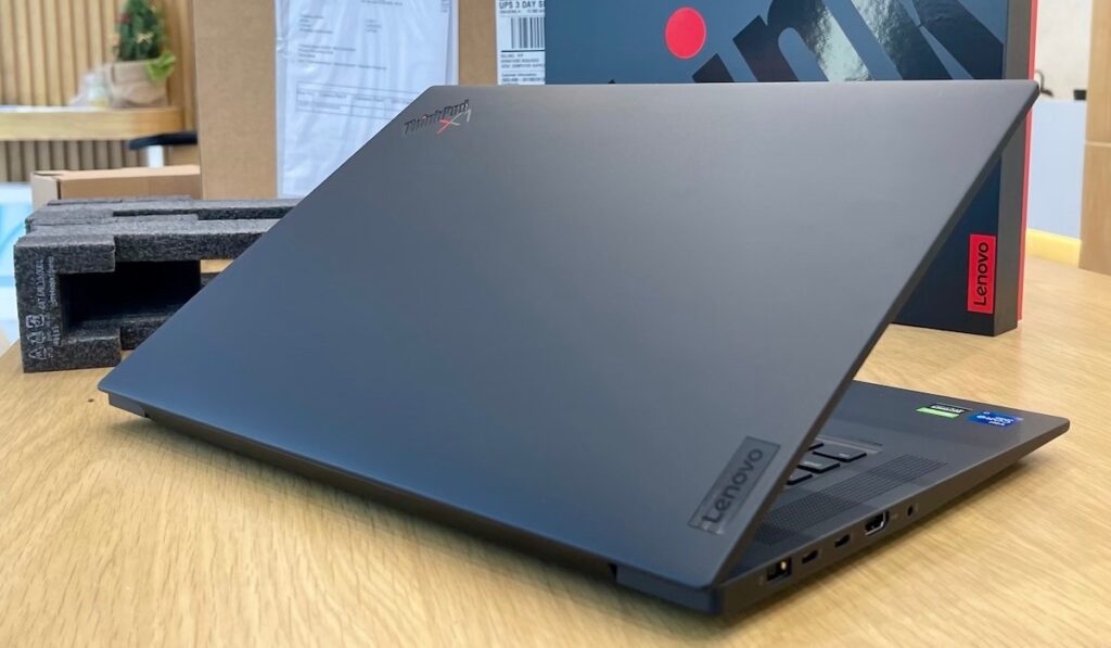 ThinkPad X1 Extreme Gen 3 sở hữu thiết kế sang trọng, hiện đại