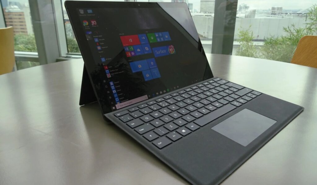 Người dùng đánh giá Surface Pro 6 là dòng laptop cao cấp